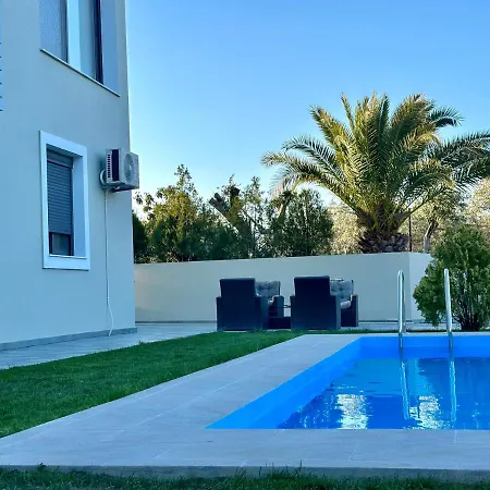 Rose Ground Floor - Private Swimming Pool Garden Villa *