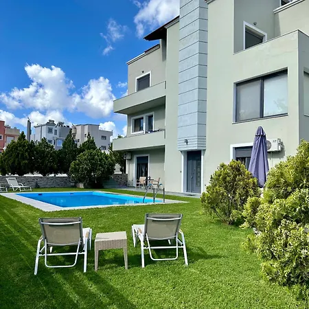 Villa Rose Ground Floor - Private Swimming Pool Garden *