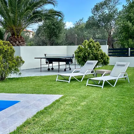 Rose Ground Floor - Private Swimming Pool Garden Villa